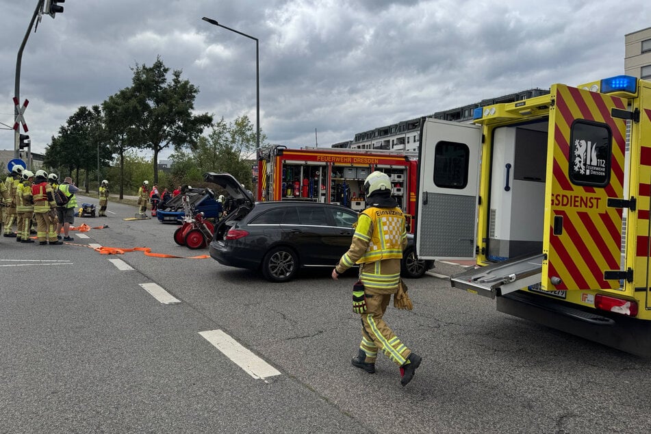 Unfall auf der Sternstraße, an der Ecke zur Brockwitzer Straße. Ein Mercedes-Benz und ein Kia knallten zusammen.