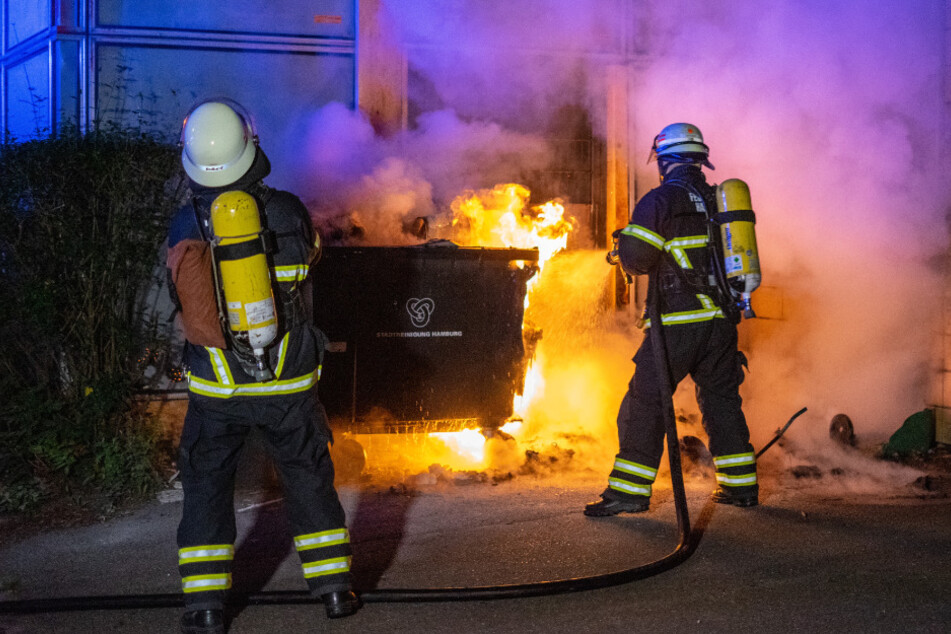 Hamburg: 9 Brände in 90 Minuten: Feuerteufel hält Hamburg in Atem