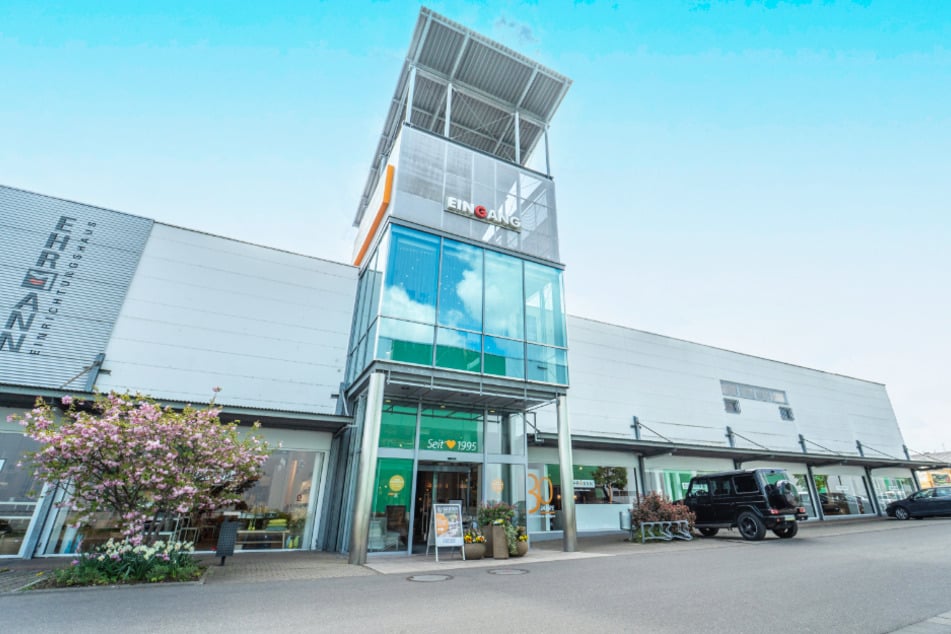 Das Team von Möbel Ehrmann in Landau freut sich auf Euren Besuch.