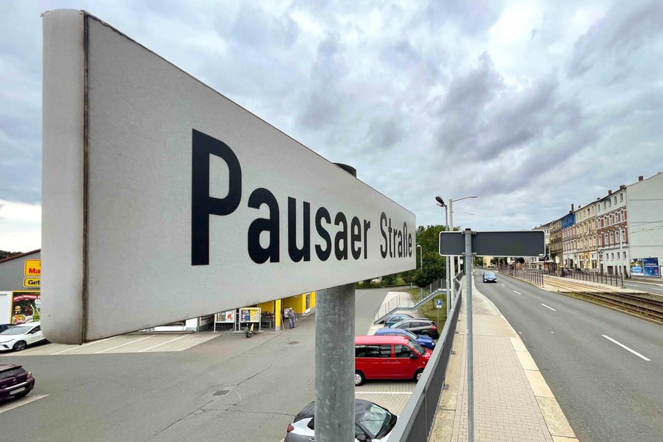 In der Pausaer Straße in Plauen wurde der Rettungswagen behindert.