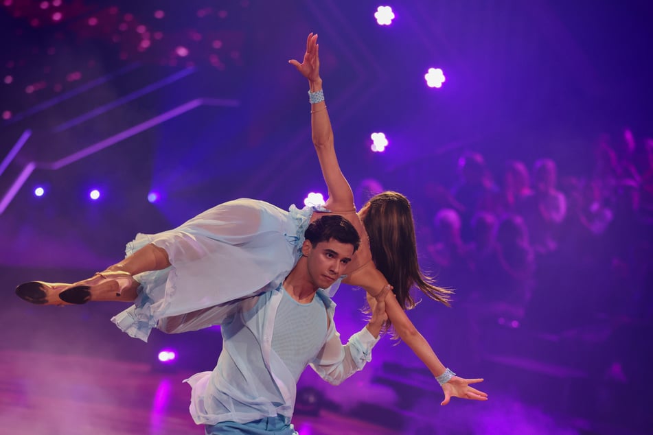 Star-Tänzerin Ekaterina Leonova (38) und Diego Pooth (21) flogen mit ihrem "Magic Moment" direkt ins Viertelfinale.