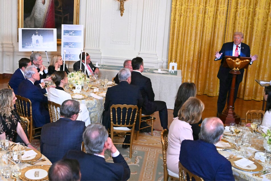 Trump hosts fancy dinner for "really, really generous" White House ballroom donors