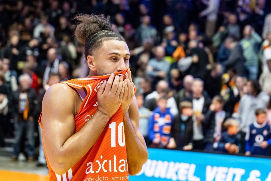 Große Enttäuschung bei Niners-Spieler Kaza Kajami-Keane (31) nach der bitteren Derby-Pleite in Jena.