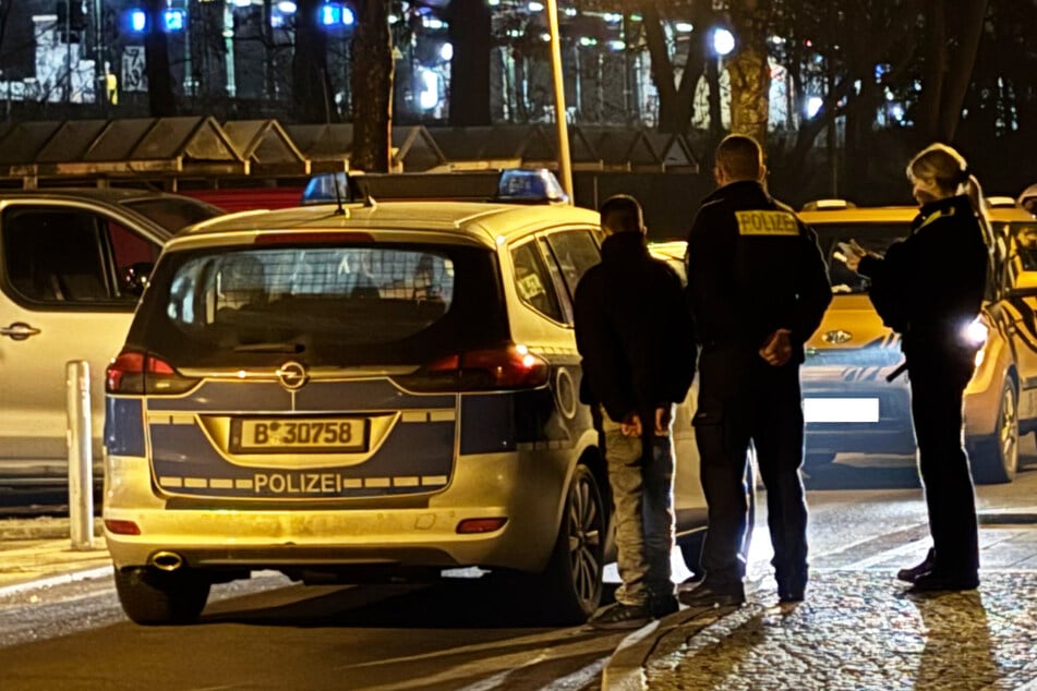 Berlin: Nächtliche Brand-Serie in Karlshorst: Jugendliche geraten unter Verdacht