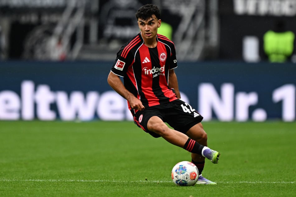 Can Uzun (19) hat in dieser Saison bei Eintracht Frankfurt einen riesigen Schritt gemacht und würde der deutschen Nationalmannschaft sicherlich guttun - ist aber türkische Nationalspieler.