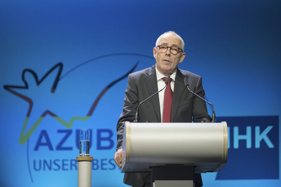 Auch DIHK-Präsident Peter Adrian (68) würde der Abschaffung einer Feiertage etwas Positives abgewinnen können. (Archivfoto)