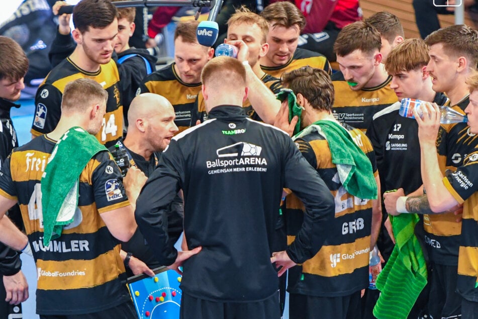 Die Handballer des HC Elbflorenz kämpfen am Montag (25.5.) um wichtige Punkte