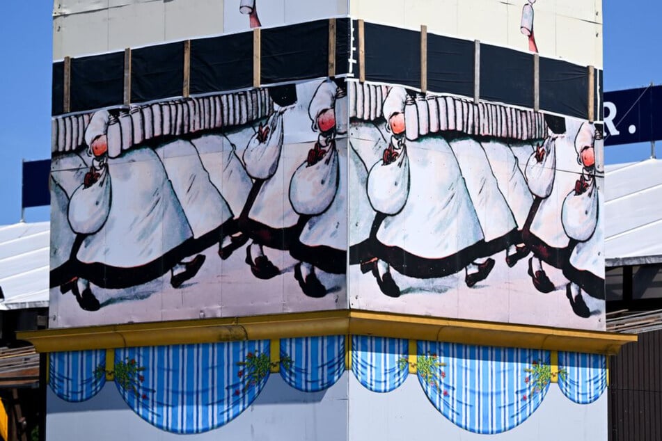 Oktoberfest: Rätsel um kopflose Kellnerinnen am Paulaner-Turm