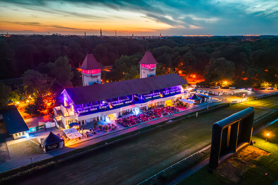 Tolle Blockbuster und Kino-Klassiker gibt's bis zum 25. August im Open-Air-Kino auf der Galopprennbahn Scheibenholz.