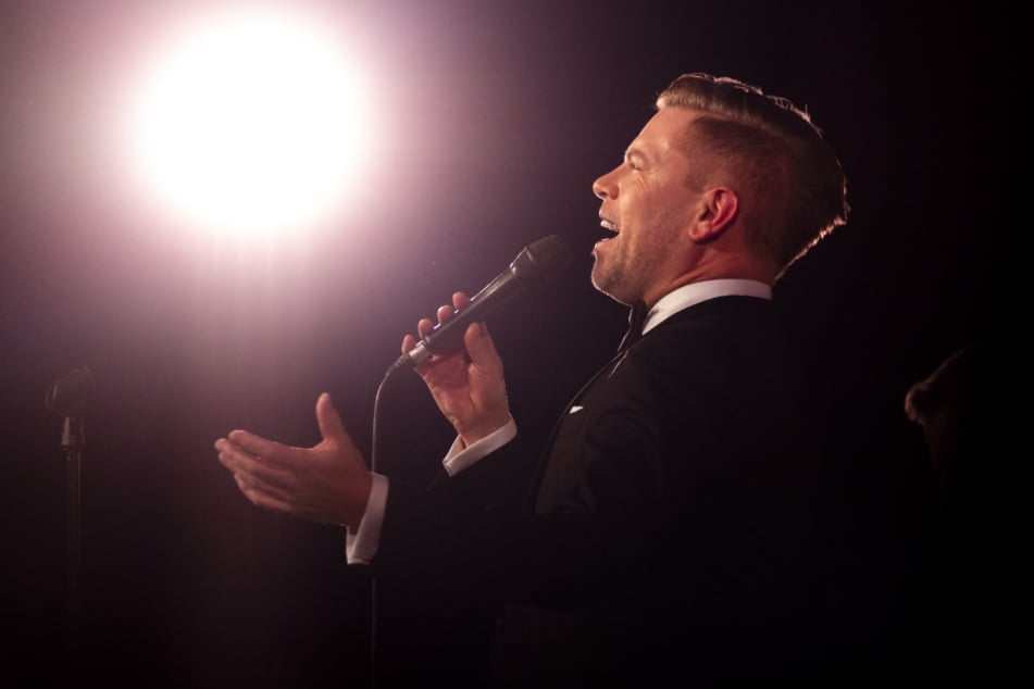 Tom Gaebel (50) und sein Orchester präsentieren die größten Klassiker von Frank Sinatra (1915-1998).