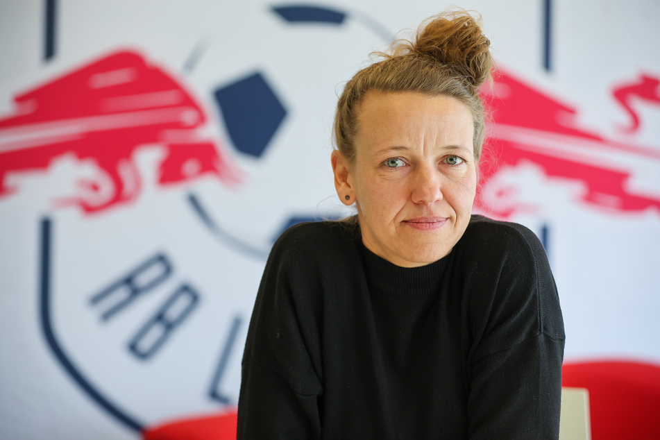 Viola Odebrecht (40) agiert seit 2019 als Leiterin des Frauen- und Mädchenfußballs von RB Leipzig.