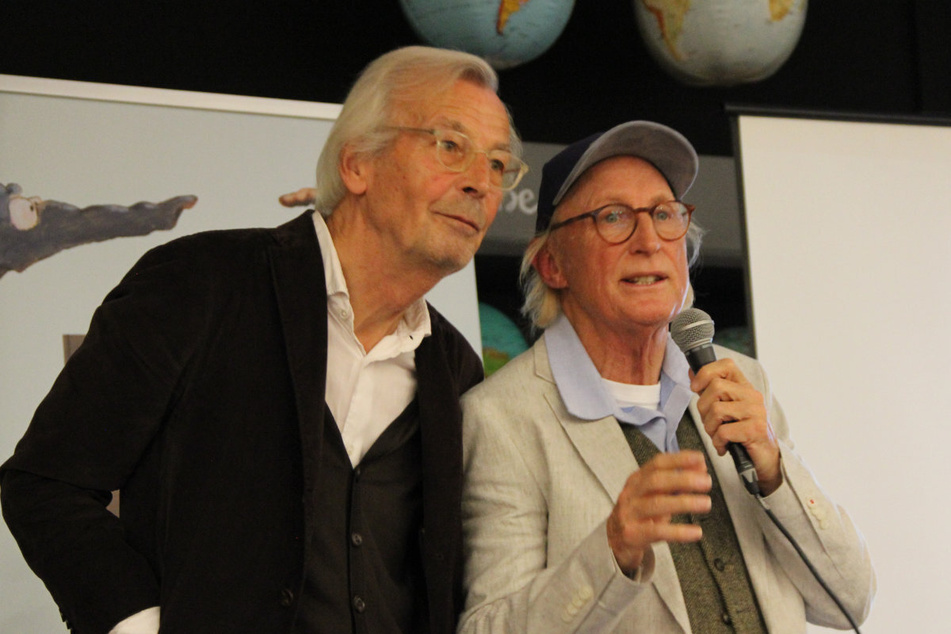 Bernd Eilert (74, l.) und Otto Waalkes (75) standen am Donnerstag gemeinsam auf der Bühne in der Thalia-Buchhandlung in Hamburg.