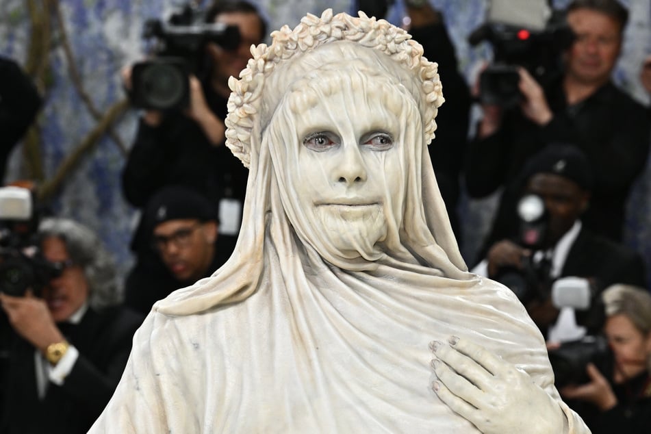 Heidi Klum (52) kam vermummt zur diesjährigen Met Gala.