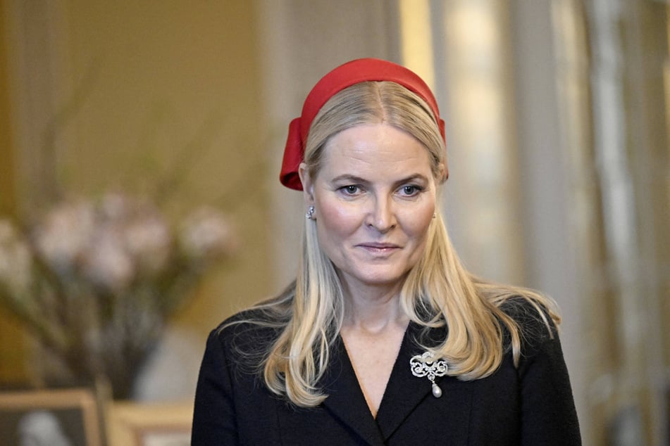 Königin Mette-Marit (53) musste mit dem Tod ihres Schwiegervaters König Harald (†89) erst kürzlich einen schweren Schicksalsschlag verkraften. Nun folgt der nächste schwere Schlag innerhalb der Familie.