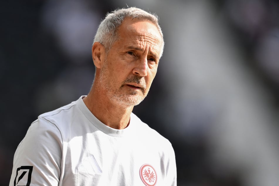 Chefcoach Adi Hütter (56) hatte seine Entscheidung zur Kapitänsfrage auf der Pressekonferenz am Mittwoch erklärt.
