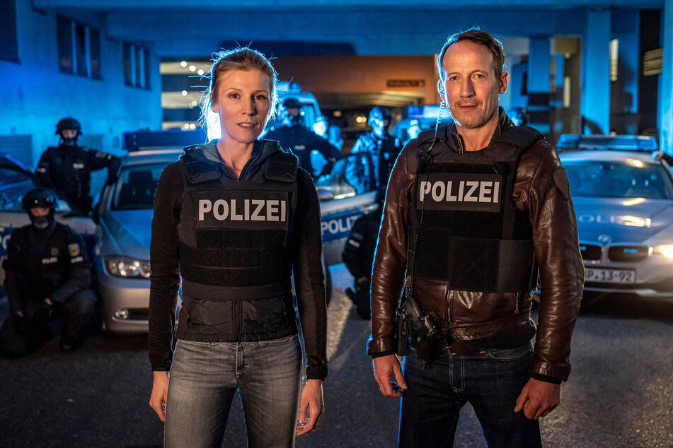 Julia Grosz (Franziska Weisz, 43) und Thorsten Falke (Wotan Wilke Möhring, 56) suchen in der Vergangenheit nach Hinweisen für ihren Fall.