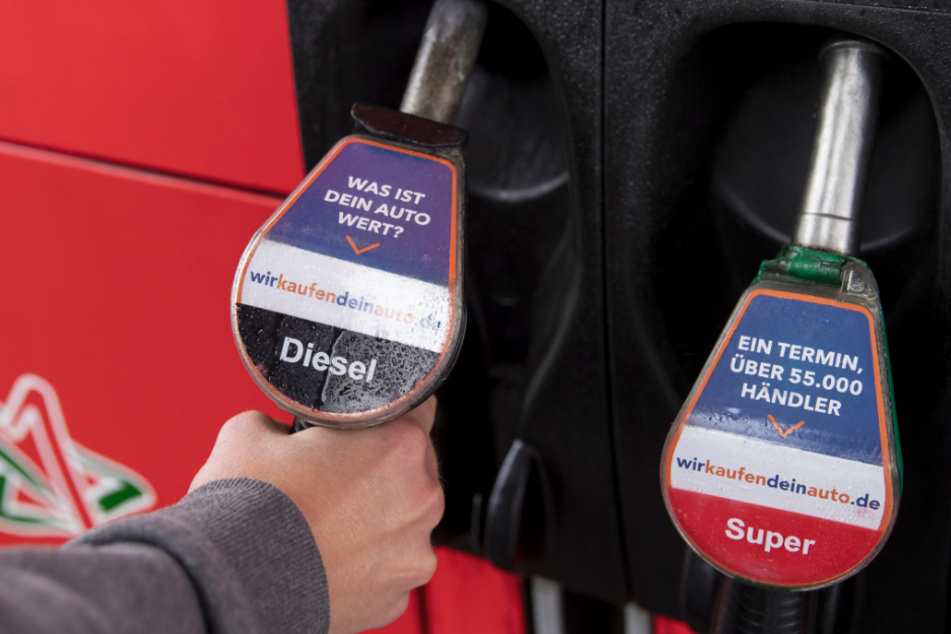 Fallen die Preise an der Tankstelle jetzt noch weiter?