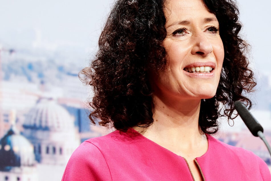 Grünen-Spitzenkandidatin Bettina Jarasch (52) spricht bei einer Konferenz im Dezember 2020 in Berlin.