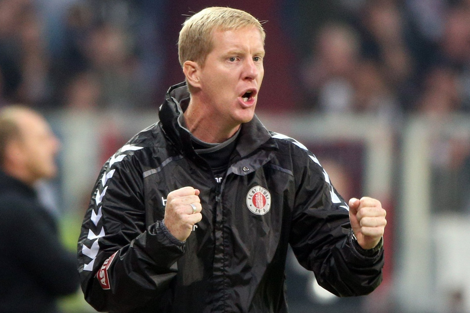 Pauli-Trainer Timo Schultz muss mit seinem Team gegen den Saalrand-Pokalsieger ran.