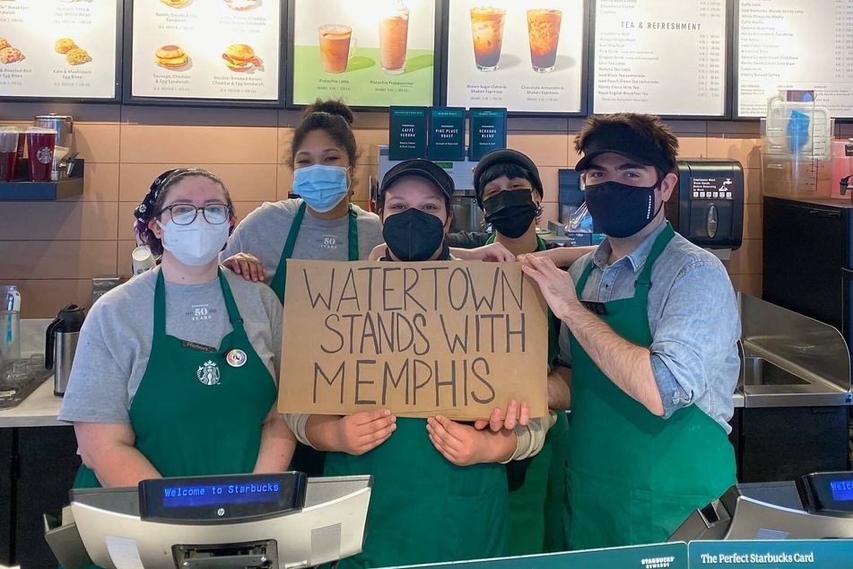 Starbucks workers at stores around the country are showing their solidarity with baristas in Memphis.