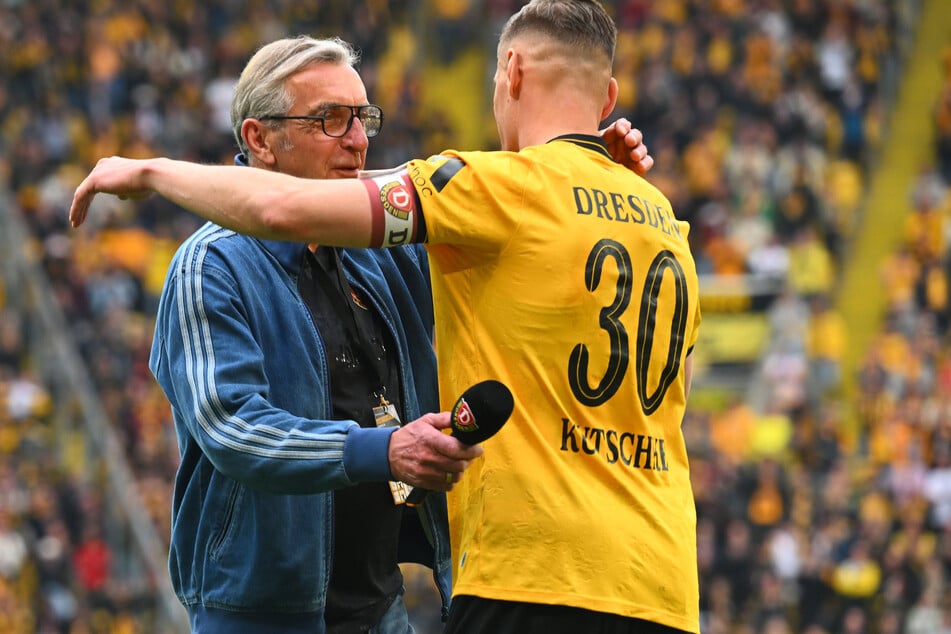Die Laudatio auf Stefan Kutschke hielt sein guter Freunde Ralf Minge (l.).