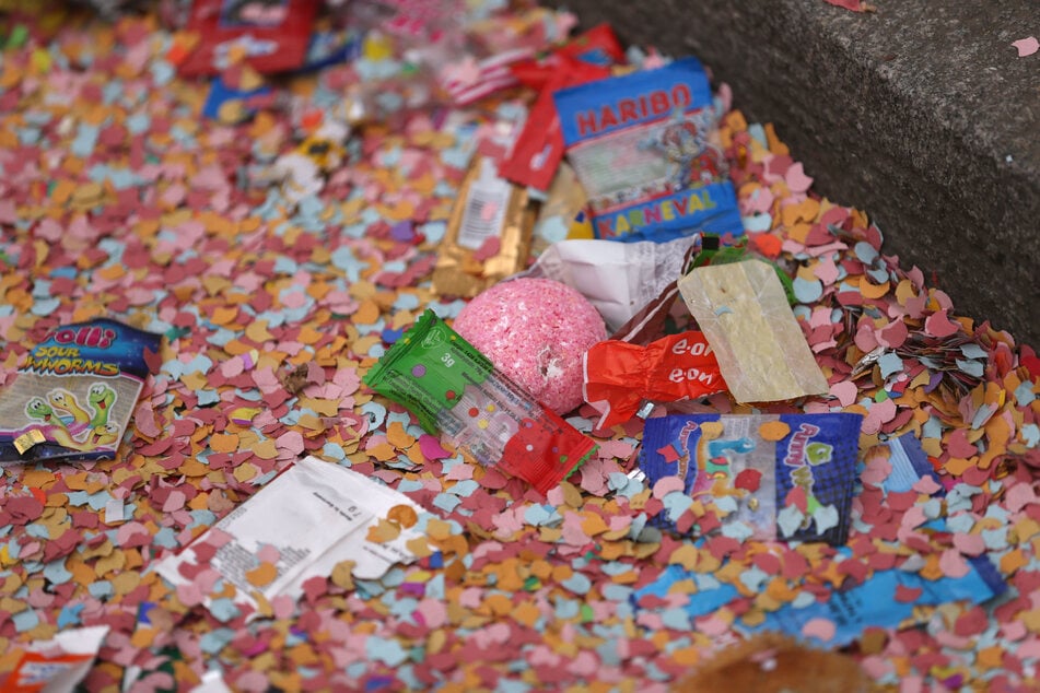 Die Polizei konnte in den selbst verpackten Süßigkeiten bislang keine illegalen Substanzen ausmachen. (Symbolbild)