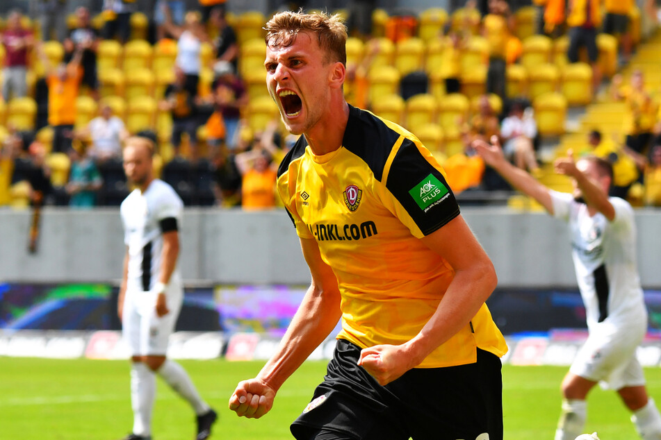 Christoph Daferner (23, v.) dreht nach seinem Treffer zum 2:0 jubelnd ab.