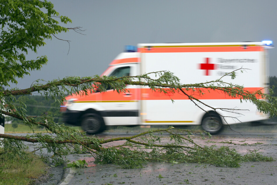 Ein Krankentransportwagen des Bayerischen Roten Kreuzes.