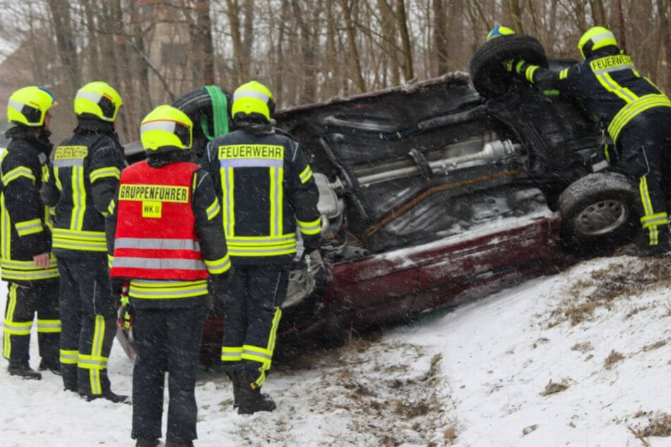 Auto überschlägt sich bei Crash in Bühlow: Fahrer verletzt