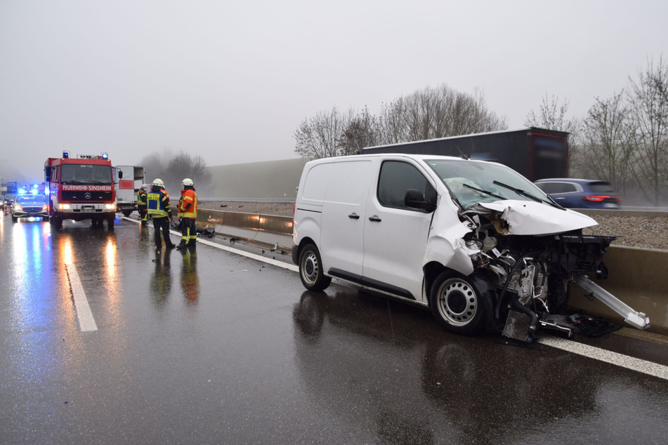 Kleinbus kracht auf der A6 auf Transporter: Frau schwer verletzt!