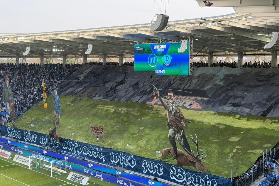 Große Choreo der KSC-Fans ...