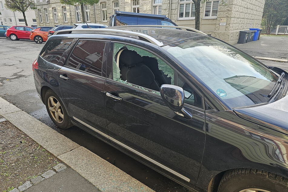 Schon wieder Autoeinbrüche: Polizei sucht Zeugen
