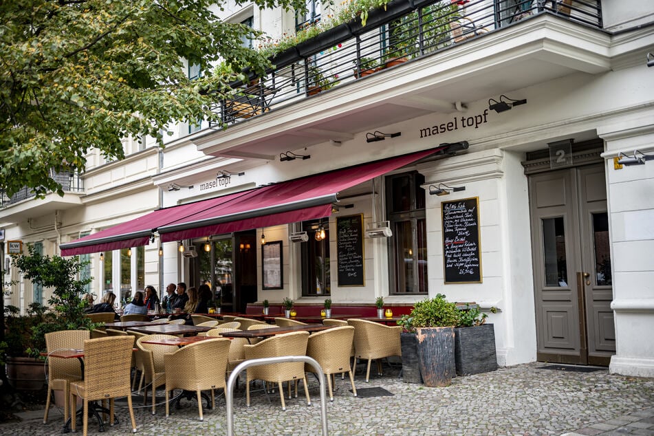 Ein Blick auf das israelische Restaurant "Masel Topf" in Berlin Prenzlauer Berg.