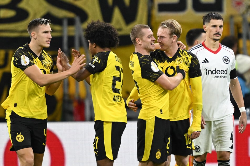 Julian Brandt (2.v.r.) traf kurz nach der Pause zum Ausgleich.