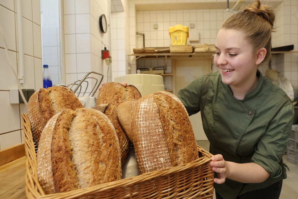 Neben Törtchen gibt es selbstverständlich Brot und Brötchen nach traditionellem Rezept der Vorgänger.