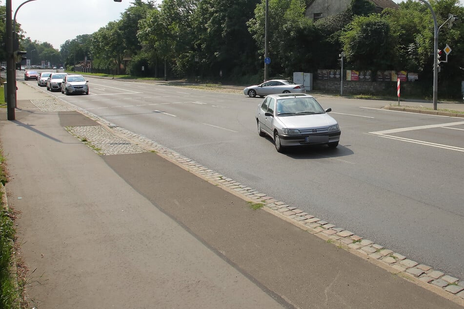 Dresden: Mann ohne Führerschein flüchtet mit BMW vor Dresdner Polizei