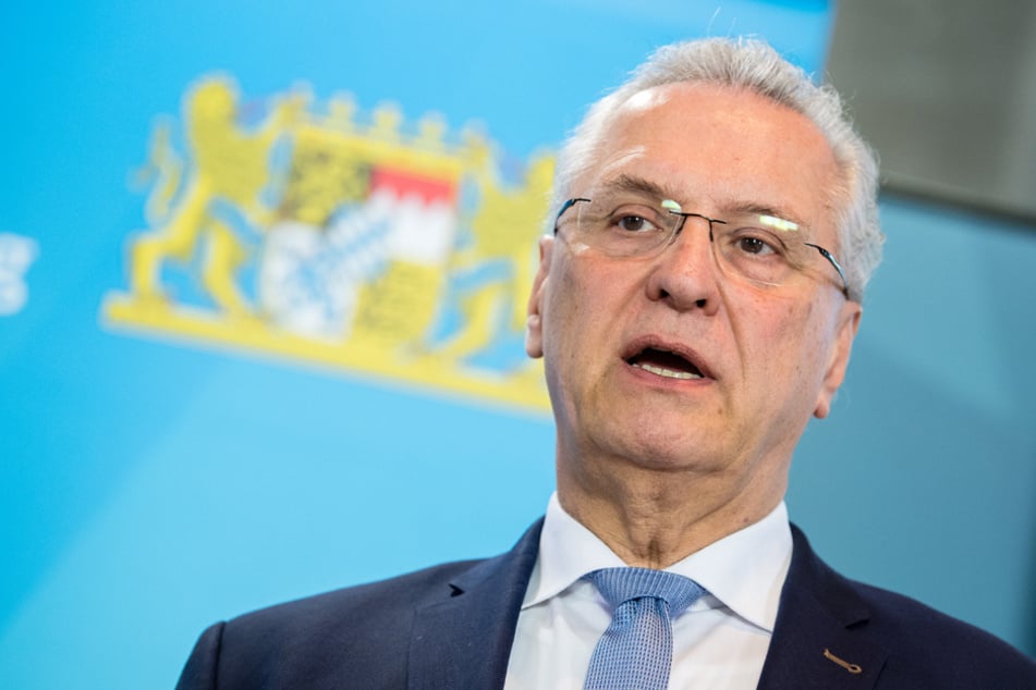 Bayerns Innenminister Joachim Herrmann zeigt sich bislang zufrieden.