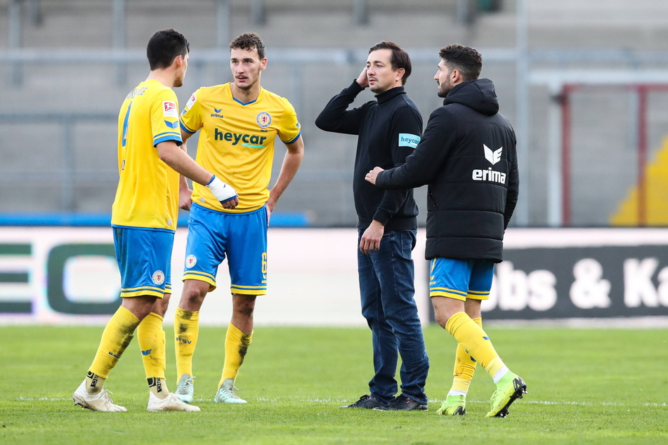 Ein Ex-Dresdner und drei Ex-Auer: (v.l.) Jannis Nikolaou, Dominik Wydra, Daniel Meyer und Fabio Kaufmann nach dem 3:2-Sieg der Eintracht gegen Nürnberg.
