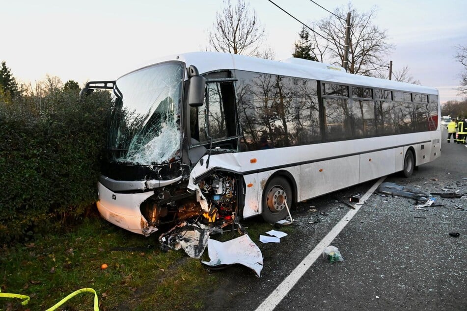 Auf der S11 in Nordsachsen ist es am Donnerstagnachmittag zu einem schweren Unfall zwischen einem Linienbus und...