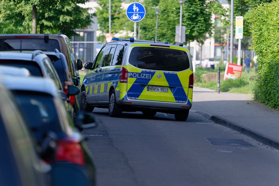 Die Kölner Polizei war am Dienstag in Zusammenarbeit mit dem Ordnungsamt, der KVB und dem Ausländeramt im Schwerpunkteinsatz. (Archivbild)