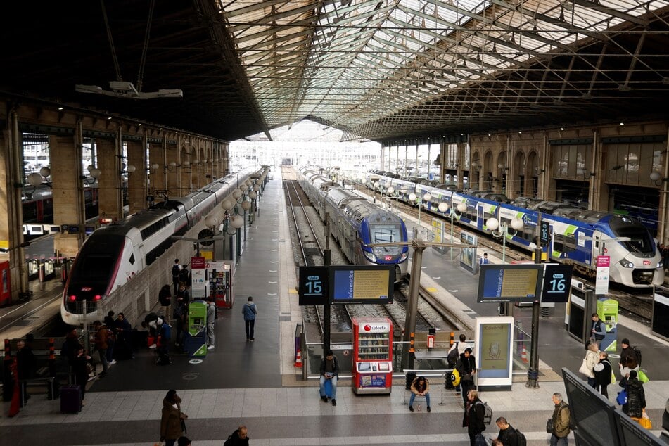 Am Bahnhof Gare du Nord in Paris stehen die Züge still. (Symbolfoto)