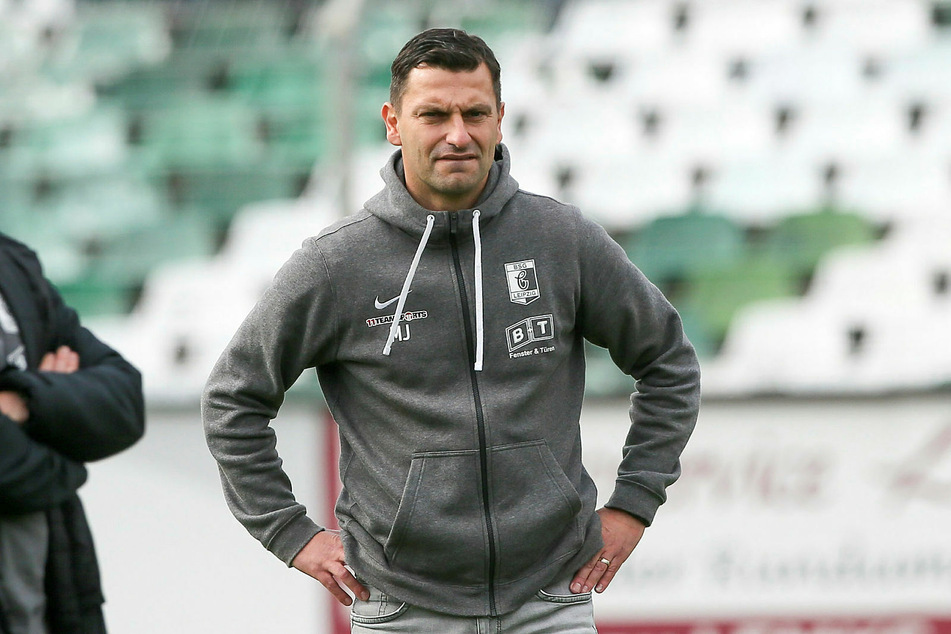 Chemie Leipzigs Trainer Miroslav Jagatic hält nichts von einer vorschnellen Wiederaufnahme des Spielbetriebs - obwohl sein Team vor der Zwangspause gut drauf war.