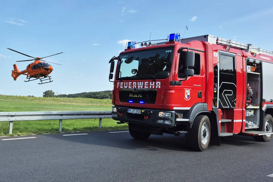 Ein Rettungshubschrauber wurde angefordert, um die schwer verletzte Motorradfahrerin schnell versorgen zu können.
