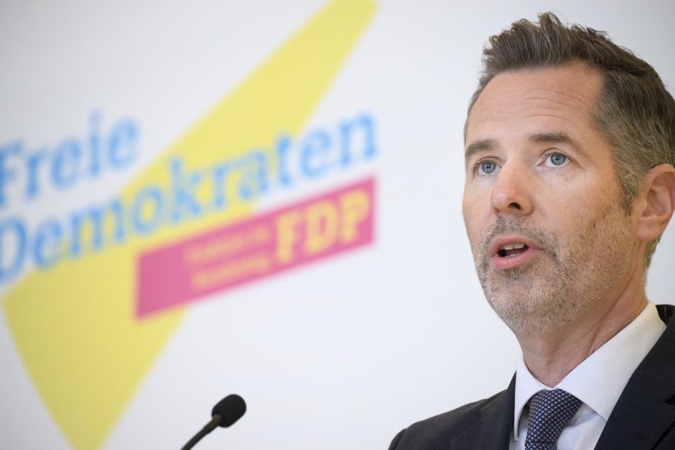 Er habe den Fraktionschefs vorgeschlagen, das "Zustrombegrenzungsgesetz" erneut zur Abstimmung zu bringen, erklärte FDP-Fraktionschef Christian Dürr am Dienstag.