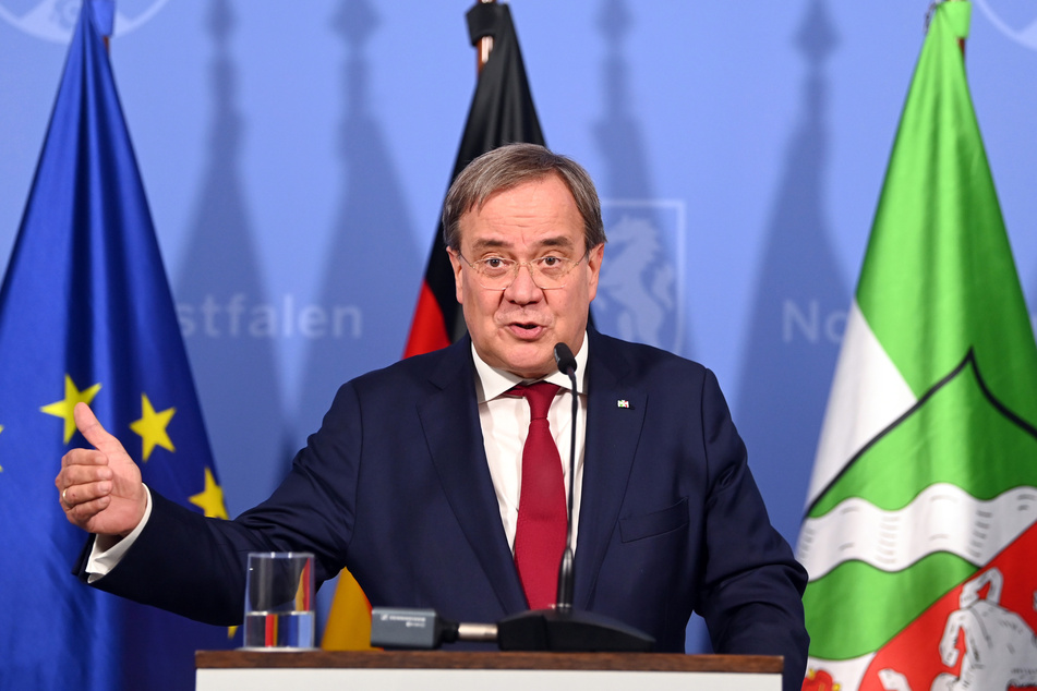 Ministerpräsident Armin Laschet (59, CDU) unterrichtet am Freitag im NRW-Landtag über die jüngsten Bund-Länder-Beschlüsse.