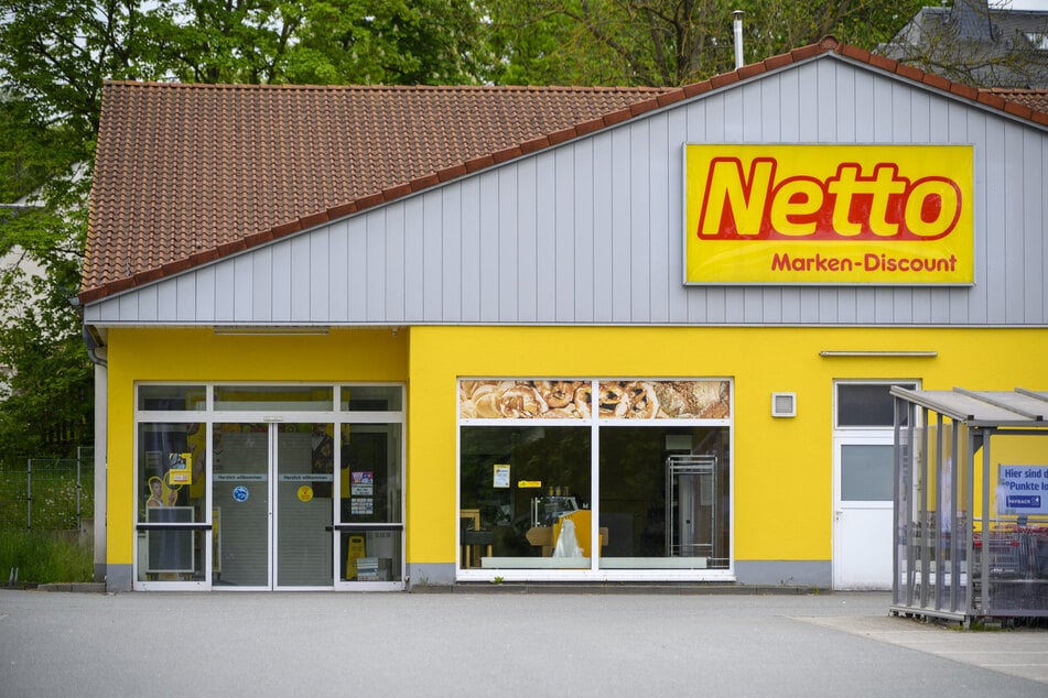 Im Netto-Markt an der Zwickauer Straße wurde eine Mitarbeiterin überfallen.
