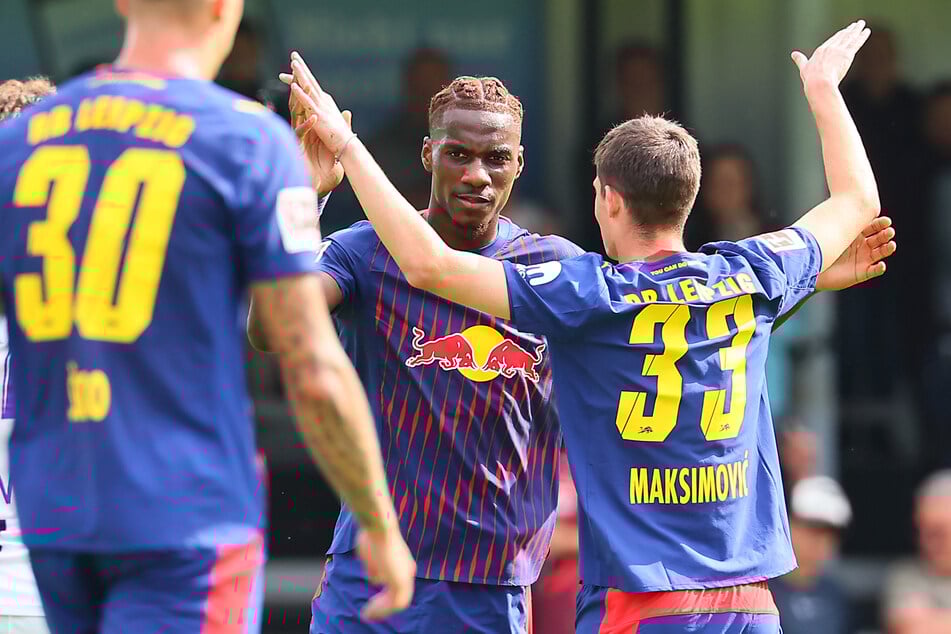 Ezechiel Banzuzi machte das 7:0 gegen den FC Toulouse. Die Fans sollen sich schon jetzt auf weitere Treffer freuen können.