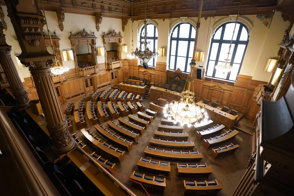 Blick von der Besuchertribüne in den Plenarsaal der Hamburgischen Bürgerschaft im Rathaus. Das geplante Heizungsgesetz ist auch innerhalb der Ampelkoalition umstritten.