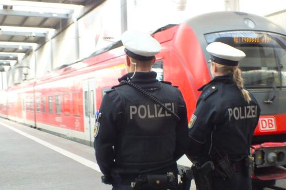 Sex Im Zuwaggon Sex Im Zuwaggon