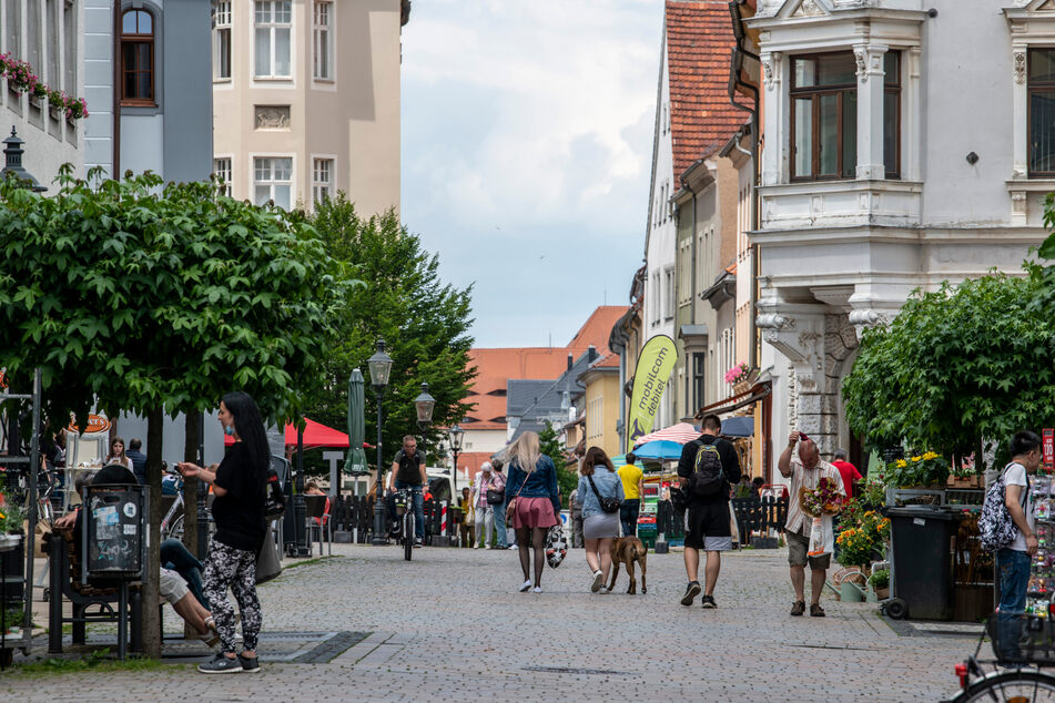 Der Stadtkern von Freiberg lebt von seinen Bürgern genauso wie von ihren Touristen. Künftig wird es für sie noch weitere Angebote zum Verweilen geben.